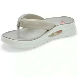 Blondo Abigail Flip Flop Sandal in Grey Size 10 NWT